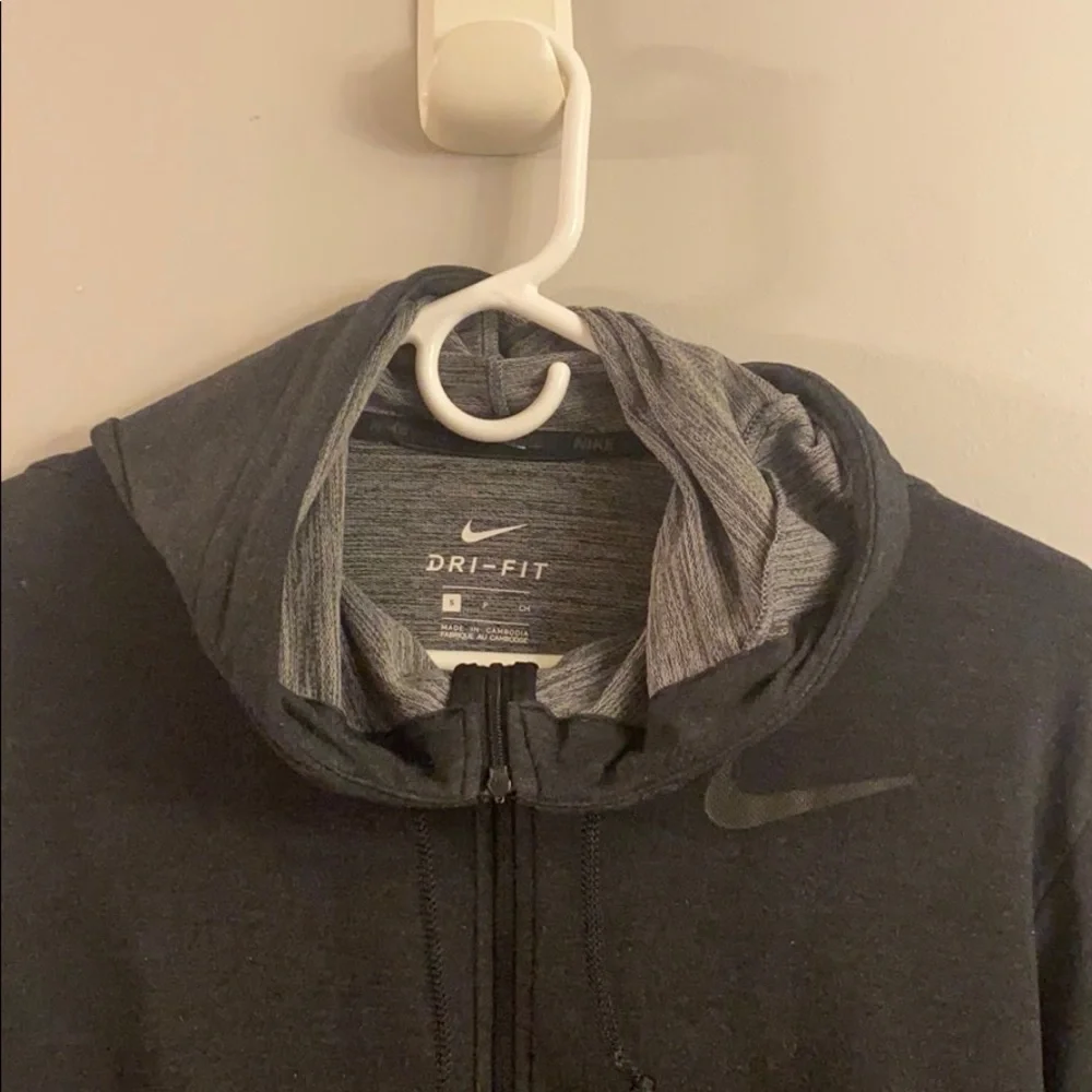 Nike lightweight zip up in dark grey